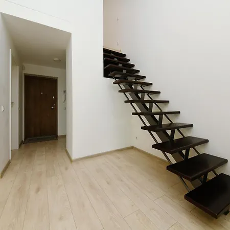 City Loft With Private Parking By Hostlovers *